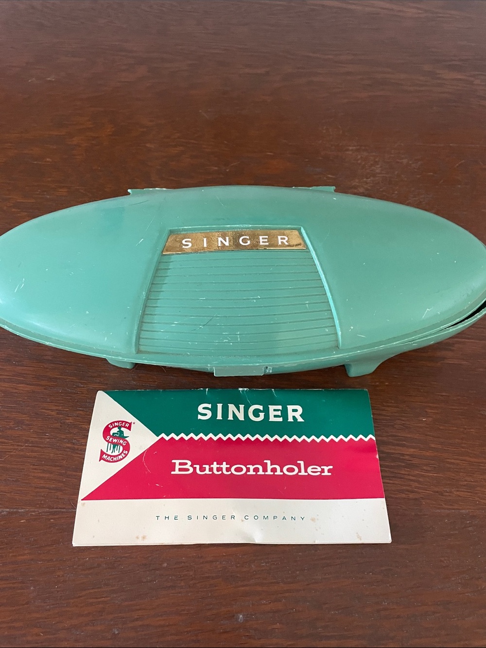 SINGER Vintage Buttonholer Case in Teal